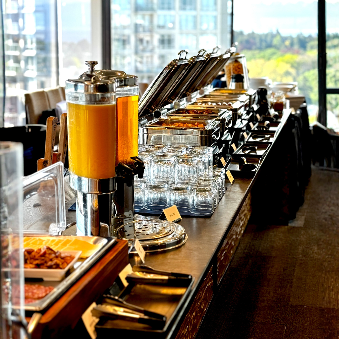 Daily breakfast buffet in Victoria at Vista 18